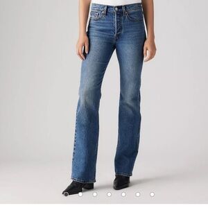 Levi's wedgie bootcut jeans in dark wash.

Size 25 New with tag